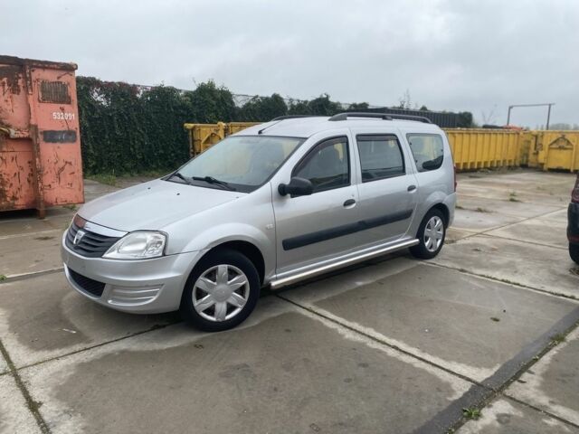 Сірий Дачія Logan, об'ємом двигуна 1.6 л та пробігом 221 тис. км за 5300 $, фото 1 на Automoto.ua