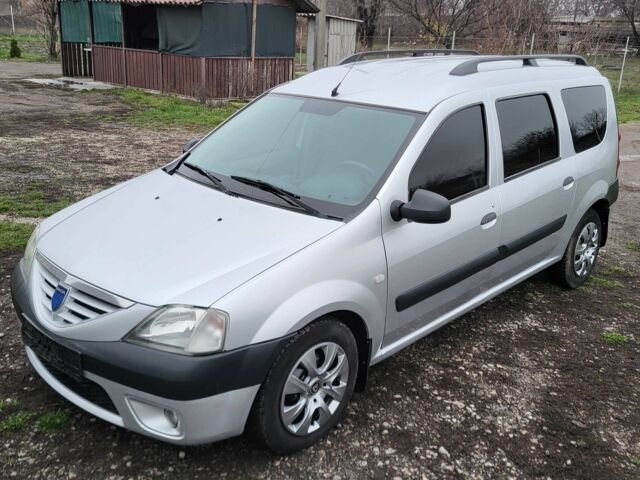 Серый Дачия Логан, объемом двигателя 1.6 л и пробегом 164 тыс. км за 5300 $, фото 1 на Automoto.ua