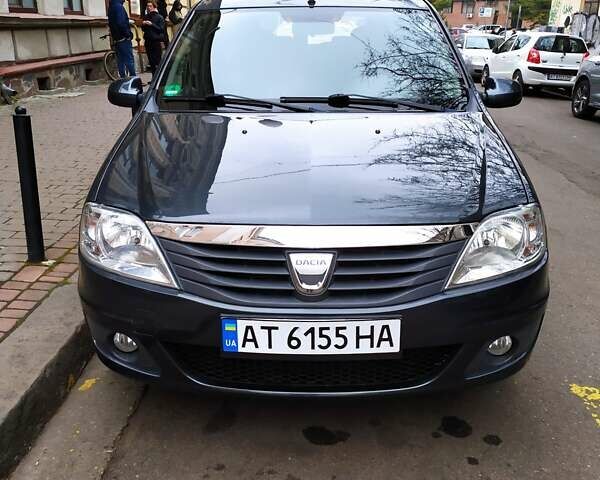 Серый Дачия Логан, объемом двигателя 1.6 л и пробегом 220 тыс. км за 5750 $, фото 1 на Automoto.ua