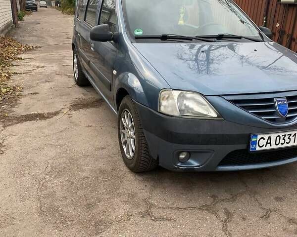 Синий Дачия Логан, объемом двигателя 1.6 л и пробегом 226 тыс. км за 5300 $, фото 1 на Automoto.ua