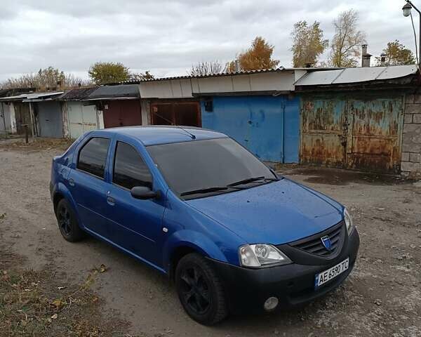 Синий Дачия Логан, объемом двигателя 1.39 л и пробегом 321 тыс. км за 3200 $, фото 1 на Automoto.ua