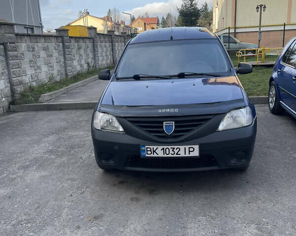 Синий Дачия Логан, объемом двигателя 1.39 л и пробегом 321 тыс. км за 4400 $, фото 1 на Automoto.ua