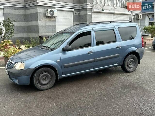 Синий Дачия Логан, объемом двигателя 1.6 л и пробегом 290 тыс. км за 3950 $, фото 1 на Automoto.ua