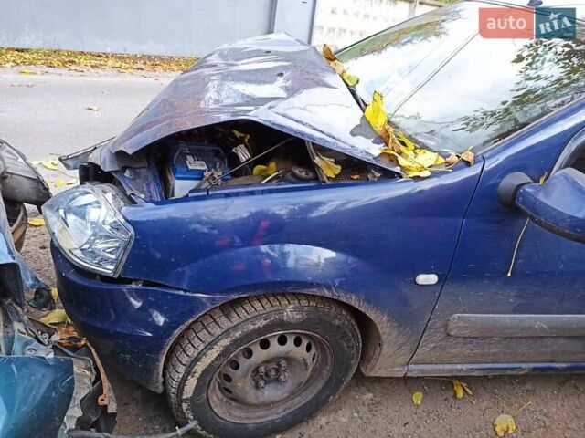 Дачия Логан 2009 в Киеве на Automoto.ua Синий Дачия Логан, объемом двигателя 1.6 л и пробегом 374 тыс. км за 2000 $, фото 1 на Automoto.ua