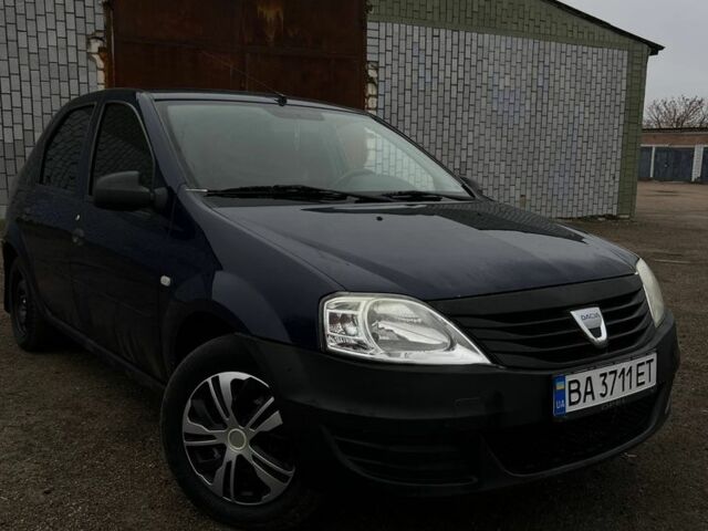 Синий Дачия Логан, объемом двигателя 1.1 л и пробегом 190 тыс. км за 4300 $, фото 1 на Automoto.ua