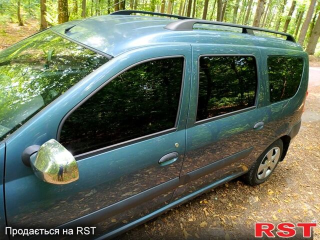 Синий Дачия Логан, объемом двигателя 1.6 л и пробегом 222 тыс. км за 5200 $, фото 1 на Automoto.ua