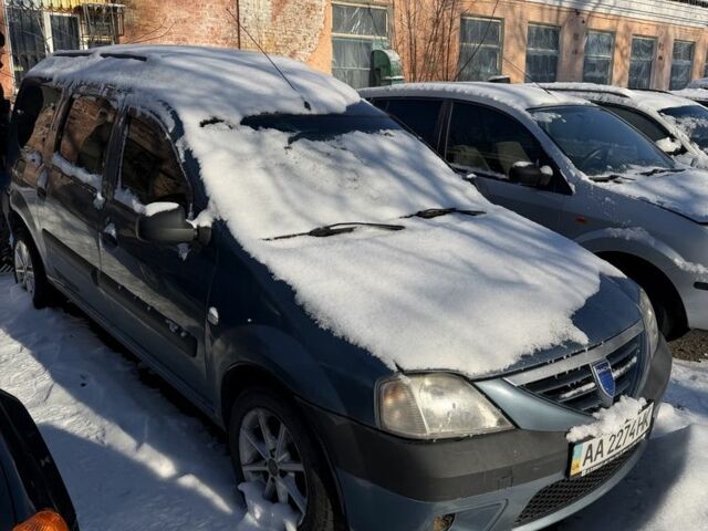 Синий Дачия Логан, объемом двигателя 1.6 л и пробегом 300 тыс. км за 3600 $, фото 1 на Automoto.ua