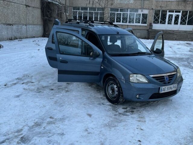 Синий Дачия Логан, объемом двигателя 1.5 л и пробегом 227 тыс. км за 5500 $, фото 1 на Automoto.ua