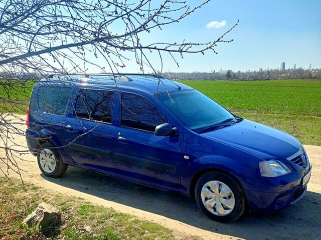 Синий Дачия Логан, объемом двигателя 1.6 л и пробегом 252 тыс. км за 5000 $, фото 1 на Automoto.ua