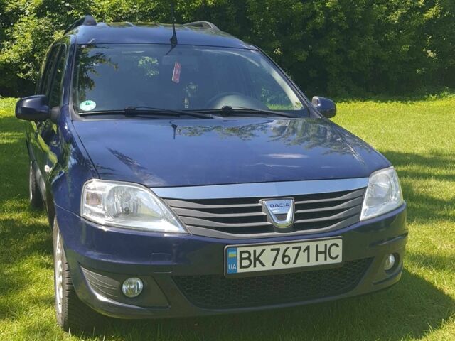 Синий Дачия Логан, объемом двигателя 1.6 л и пробегом 245 тыс. км за 5750 $, фото 1 на Automoto.ua