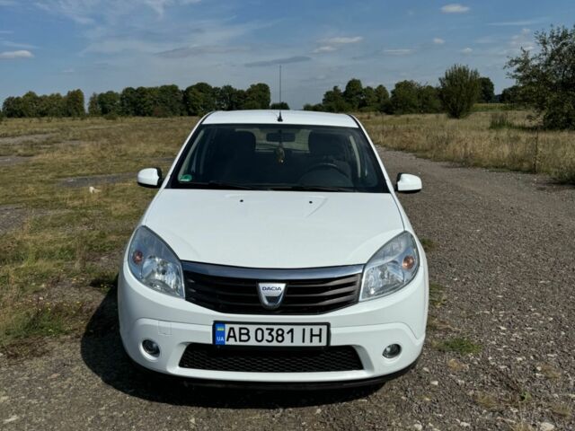 Білий Дачія Sandero, об'ємом двигуна 1.4 л та пробігом 199 тис. км за 4300 $, фото 1 на Automoto.ua