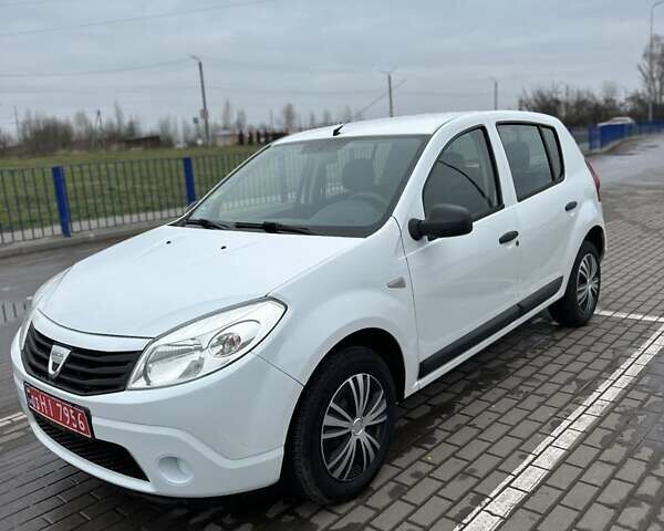 Белый Дачия Сандеро, объемом двигателя 1.4 л и пробегом 194 тыс. км за 4150 $, фото 1 на Automoto.ua