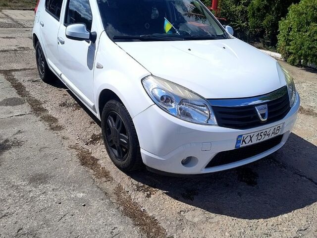 Білий Дачія Sandero, об'ємом двигуна 1.6 л та пробігом 229 тис. км за 5100 $, фото 1 на Automoto.ua