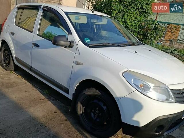 Белый Дачия Сандеро, объемом двигателя 1.39 л и пробегом 201 тыс. км за 4300 $, фото 1 на Automoto.ua