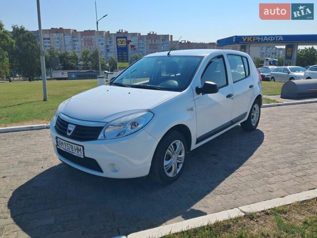 Білий Дачія Sandero, об'ємом двигуна 1.2 л та пробігом 193 тис. км за 4200 $, фото 1 на Automoto.ua