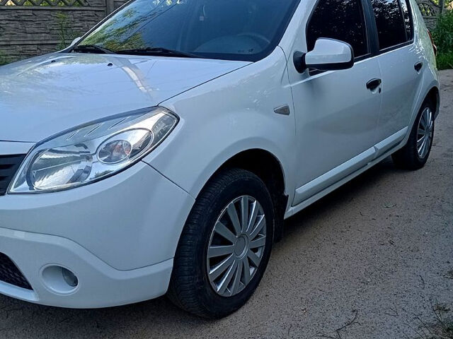 Белый Дачия Сандеро, объемом двигателя 1.4 л и пробегом 192 тыс. км за 4300 $, фото 1 на Automoto.ua