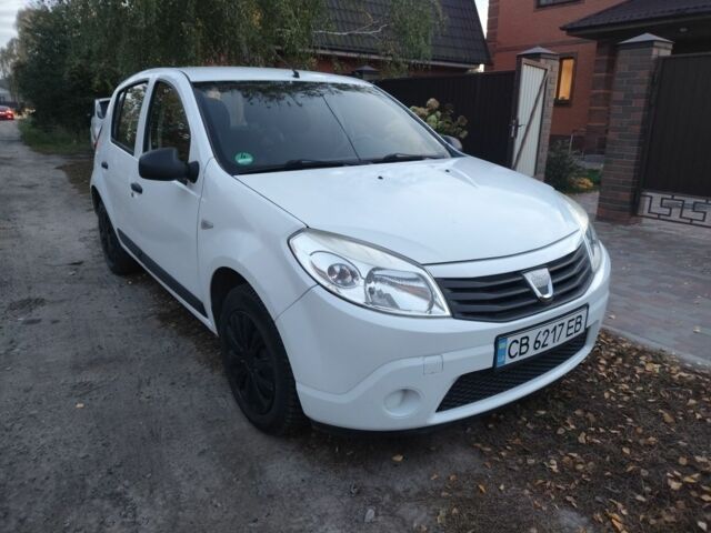 Білий Дачія Sandero, об'ємом двигуна 1.1 л та пробігом 128 тис. км за 4000 $, фото 1 на Automoto.ua