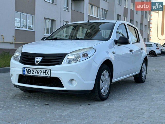 Білий Дачія Sandero, об'ємом двигуна 1.4 л та пробігом 240 тис. км за 3800 $, фото 1 на Automoto.ua