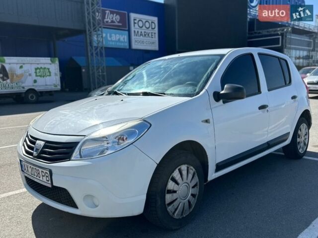 Білий Дачія Sandero, об'ємом двигуна 1.39 л та пробігом 193 тис. км за 3600 $, фото 1 на Automoto.ua