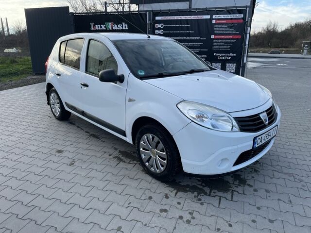 Белый Дачия Сандеро, объемом двигателя 1.4 л и пробегом 171 тыс. км за 3650 $, фото 1 на Automoto.ua
