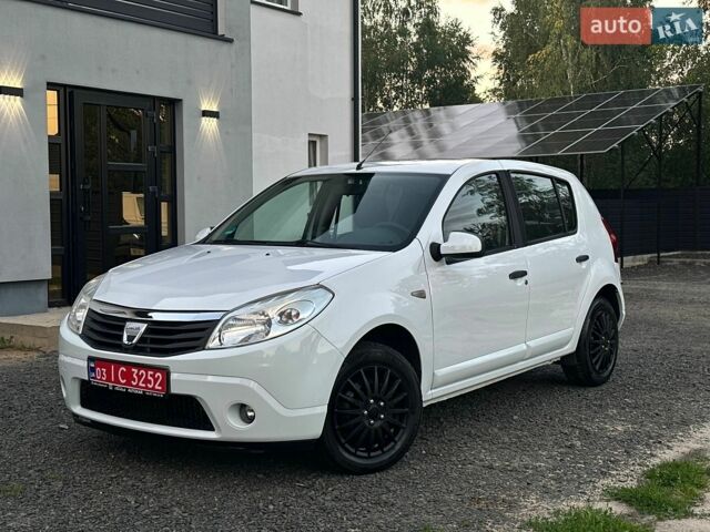 Білий Дачія Sandero, об'ємом двигуна 1.4 л та пробігом 199 тис. км за 4800 $, фото 1 на Automoto.ua