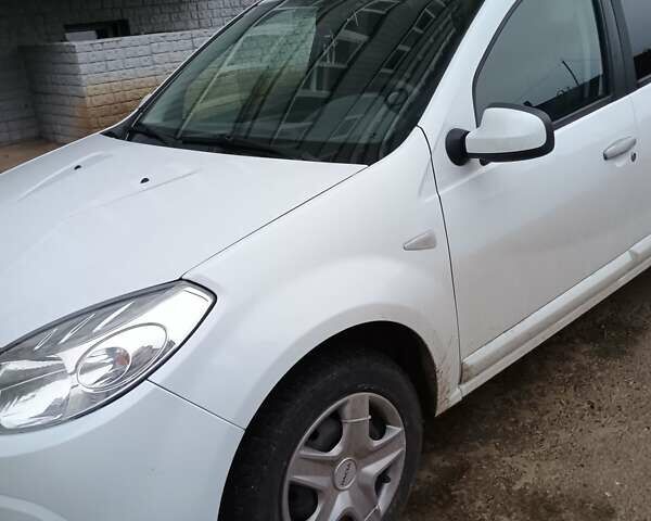 Белый Дачия Сандеро, объемом двигателя 1.15 л и пробегом 142 тыс. км за 4300 $, фото 1 на Automoto.ua