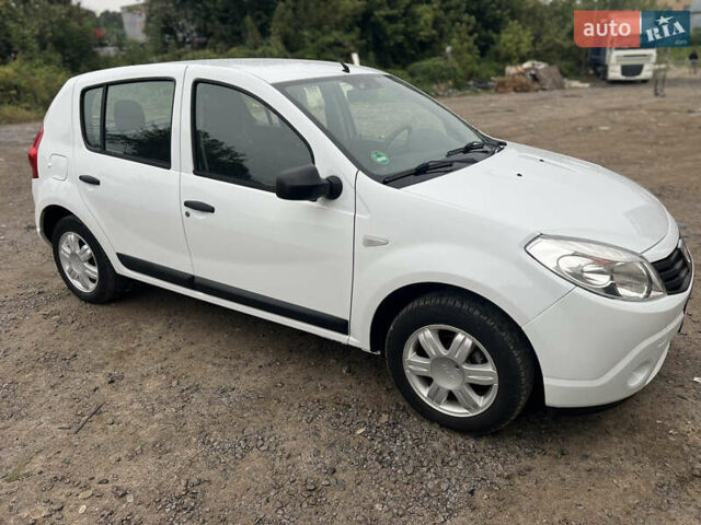 Білий Дачія Sandero, об'ємом двигуна 1.2 л та пробігом 142 тис. км за 4650 $, фото 1 на Automoto.ua