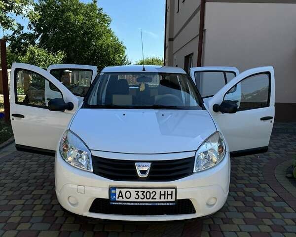 Білий Дачія Sandero, об'ємом двигуна 1.15 л та пробігом 194 тис. км за 3700 $, фото 1 на Automoto.ua
