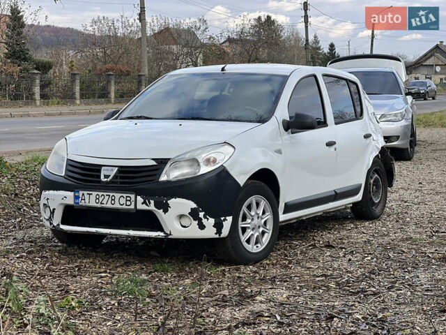 Білий Дачія Sandero, об'ємом двигуна 1.39 л та пробігом 450 тис. км за 1299 $, фото 1 на Automoto.ua