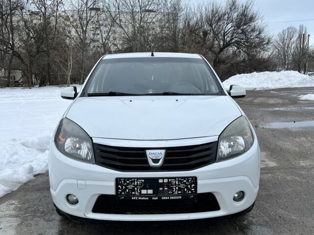 Білий Дачія Sandero, об'ємом двигуна 1.1 л та пробігом 254 тис. км за 3700 $, фото 1 на Automoto.ua