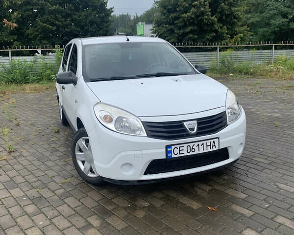 Белый Дачия Сандеро, объемом двигателя 1.15 л и пробегом 147 тыс. км за 5000 $, фото 1 на Automoto.ua
