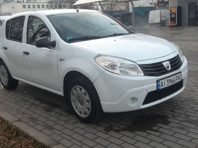Белый Дачия Сандеро, объемом двигателя 1.4 л и пробегом 336 тыс. км за 2700 $, фото 1 на Automoto.ua