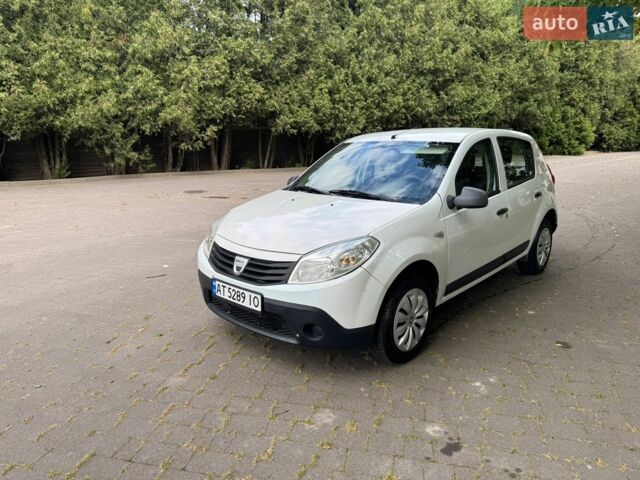 Білий Дачія Sandero, об'ємом двигуна 1.1 л та пробігом 180 тис. км за 4300 $, фото 1 на Automoto.ua