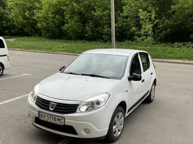 Білий Дачія Sandero, об'ємом двигуна 1.1 л та пробігом 185 тис. км за 4000 $, фото 1 на Automoto.ua