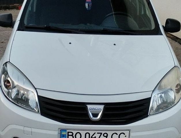 Белый Дачия Сандеро, объемом двигателя 1.46 л и пробегом 208 тыс. км за 4500 $, фото 1 на Automoto.ua