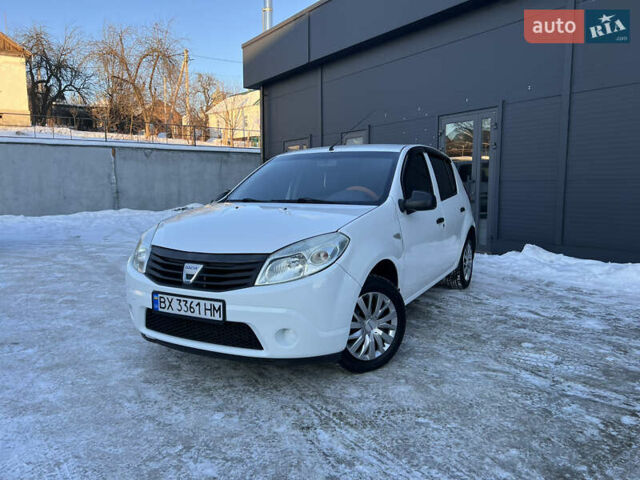 Білий Дачія Sandero, об'ємом двигуна 1.15 л та пробігом 163 тис. км за 3600 $, фото 1 на Automoto.ua