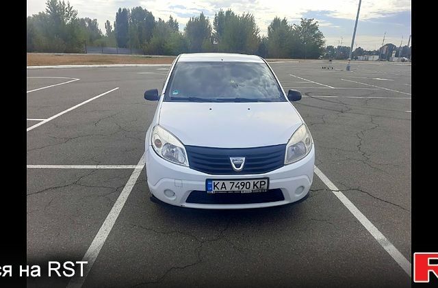 Белый Дачия Сандеро, объемом двигателя 1.1 л и пробегом 256 тыс. км за 3500 $, фото 1 на Automoto.ua