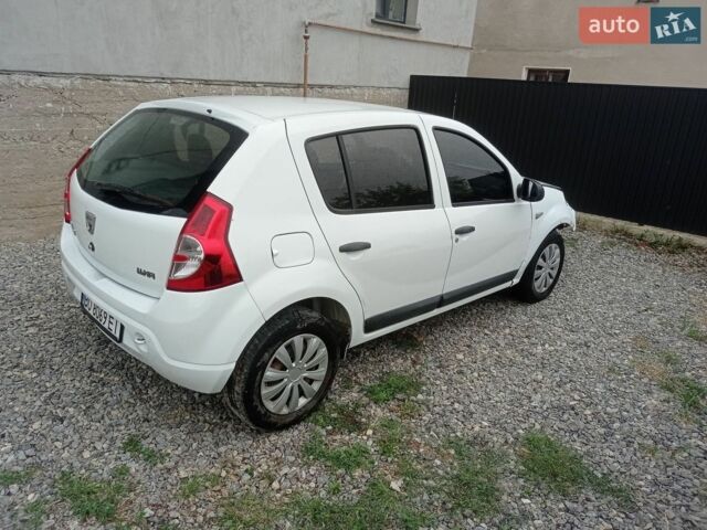 Білий Дачія Sandero, об'ємом двигуна 1.1 л та пробігом 354 тис. км за 2105 $, фото 1 на Automoto.ua