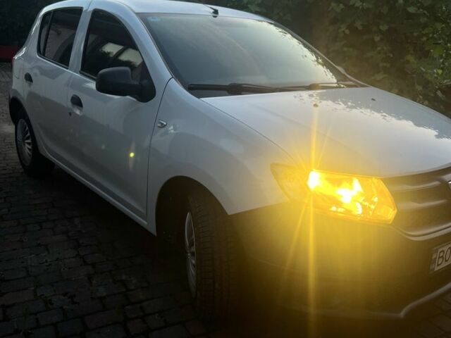 Белый Дачия Сандеро, объемом двигателя 1.1 л и пробегом 180 тыс. км за 5350 $, фото 1 на Automoto.ua