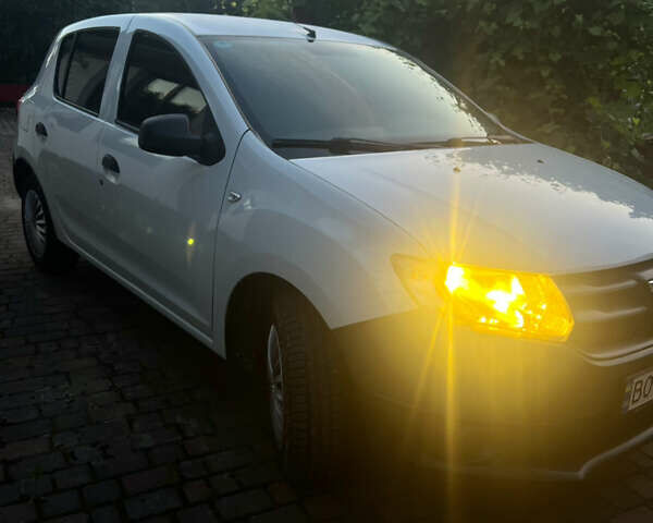 Белый Дачия Сандеро, объемом двигателя 1.15 л и пробегом 187 тыс. км за 5350 $, фото 1 на Automoto.ua