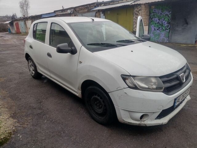 Белый Дачия Сандеро, объемом двигателя 1.1 л и пробегом 370 тыс. км за 2999 $, фото 1 на Automoto.ua