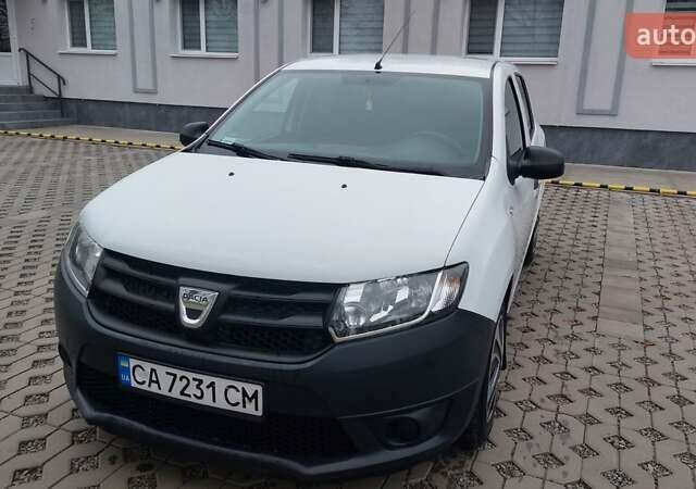 Белый Дачия Сандеро, объемом двигателя 1.2 л и пробегом 203 тыс. км за 4600 $, фото 1 на Automoto.ua