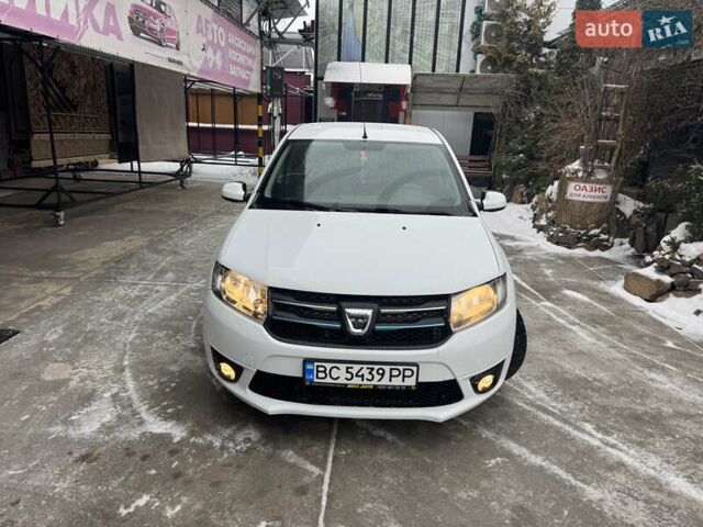 Белый Дачия Сандеро, объемом двигателя 0.9 л и пробегом 128 тыс. км за 4500 $, фото 1 на Automoto.ua