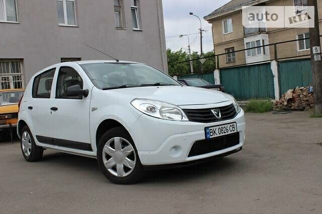 Білий Дачія Sandero, об'ємом двигуна 1.2 л та пробігом 96 тис. км за 5600 $, фото 1 на Automoto.ua