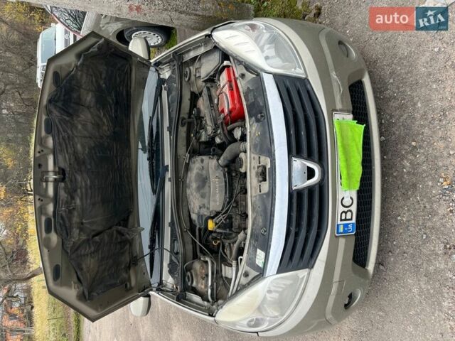 Бежевый Дачия Сандеро, объемом двигателя 1.4 л и пробегом 358 тыс. км за 1100 $, фото 1 на Automoto.ua