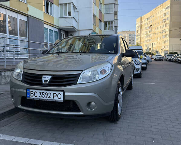 Бежевий Дачія Sandero, об'ємом двигуна 1.2 л та пробігом 211 тис. км за 3500 $, фото 1 на Automoto.ua