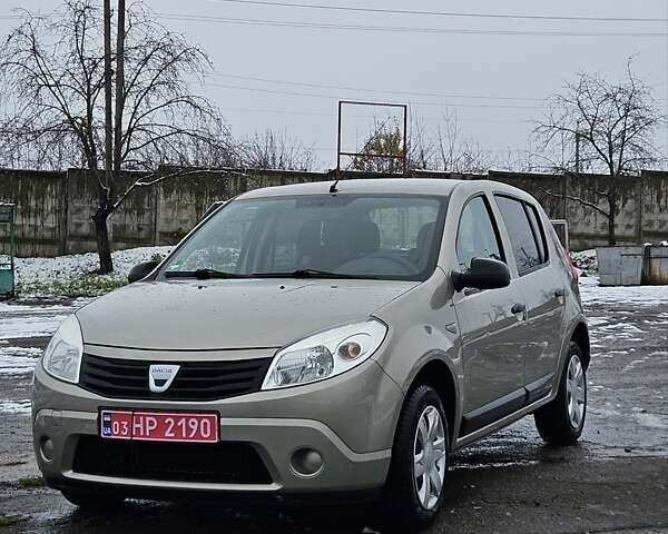 Бежевый Дачия Сандеро, объемом двигателя 1.4 л и пробегом 140 тыс. км за 4900 $, фото 1 на Automoto.ua