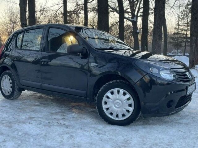 Черный Дачия Сандеро, объемом двигателя 1.1 л и пробегом 196 тыс. км за 3999 $, фото 1 на Automoto.ua