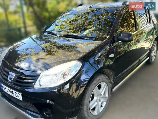 Черный Дачия Сандеро, объемом двигателя 1.15 л и пробегом 112 тыс. км за 5200 $, фото 1 на Automoto.ua