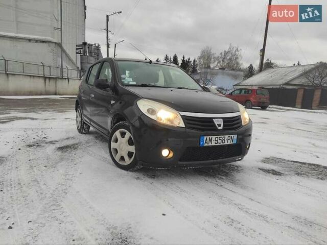 Черный Дачия Сандеро, объемом двигателя 1.39 л и пробегом 240 тыс. км за 4899 $, фото 1 на Automoto.ua